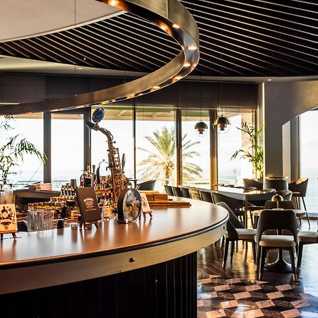 Akra Antalya Hotel Kültér fotó The lounge at the airport