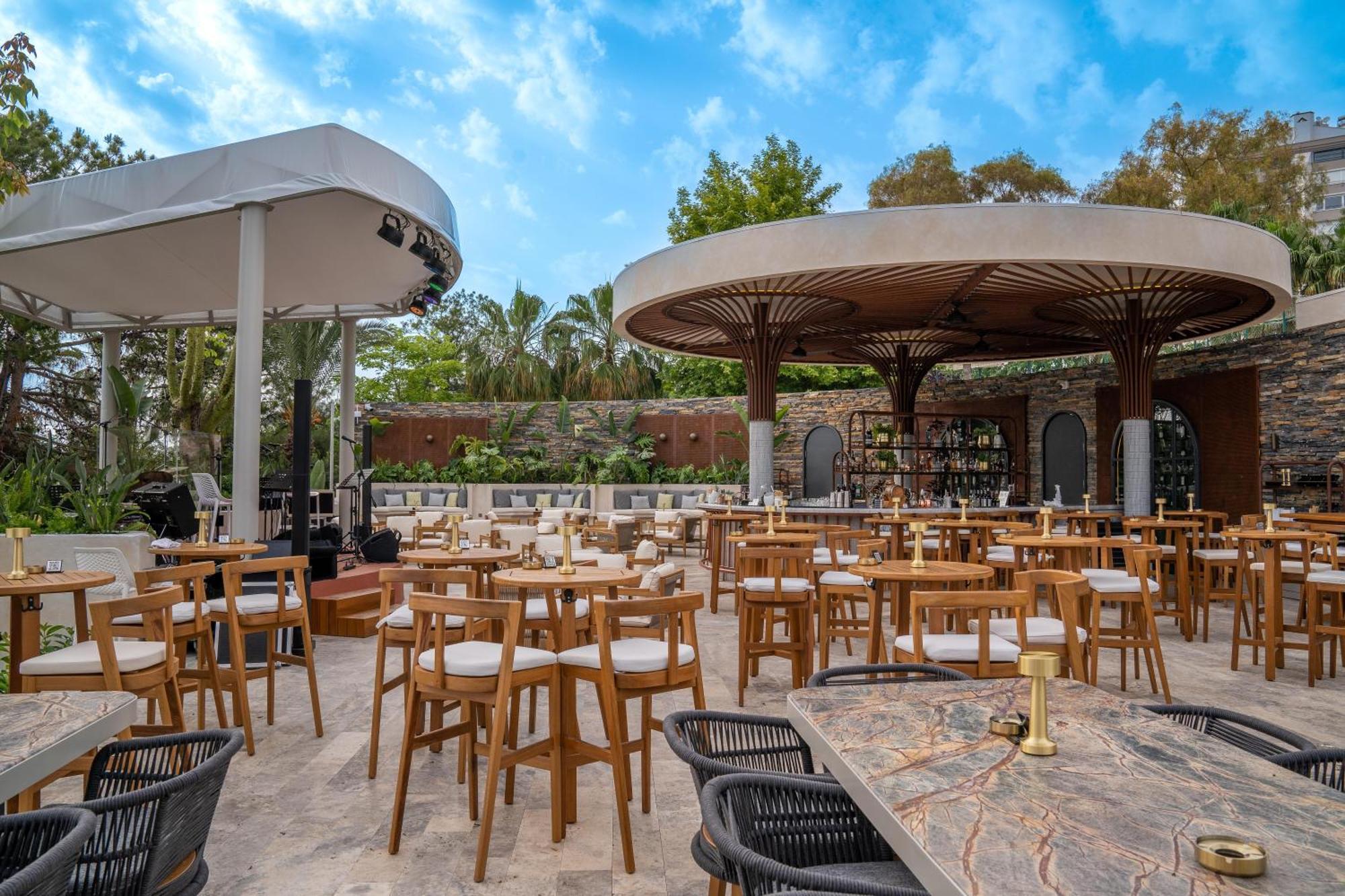 Akra Antalya Hotel Kültér fotó The Terrace